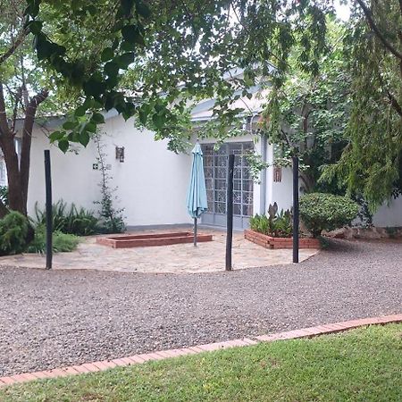 Driftwood Boutique Bed And Breakfast Lobatse 외부 사진