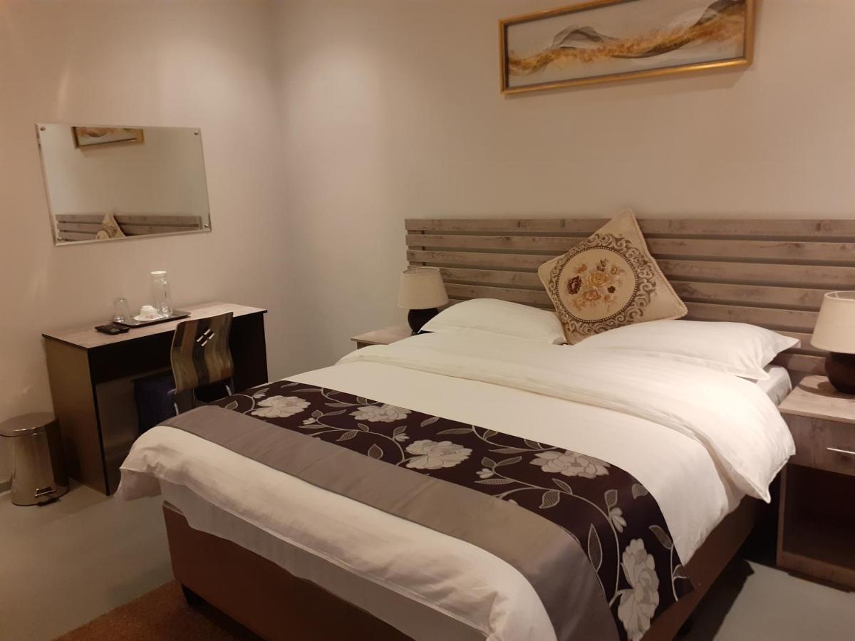 Driftwood Boutique Bed And Breakfast Lobatse 외부 사진