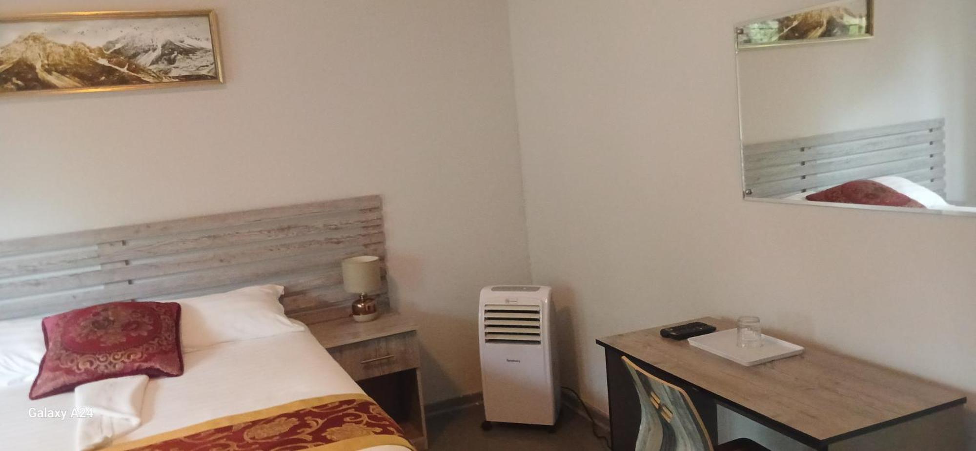 Driftwood Boutique Bed And Breakfast Lobatse 외부 사진