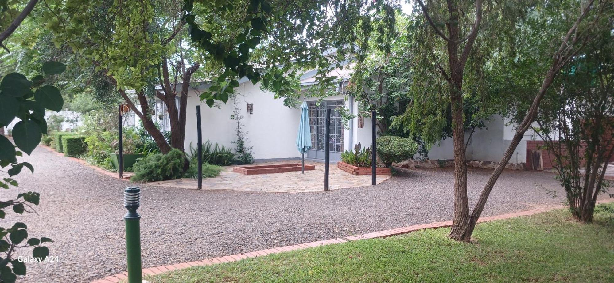 Driftwood Boutique Bed And Breakfast Lobatse 외부 사진